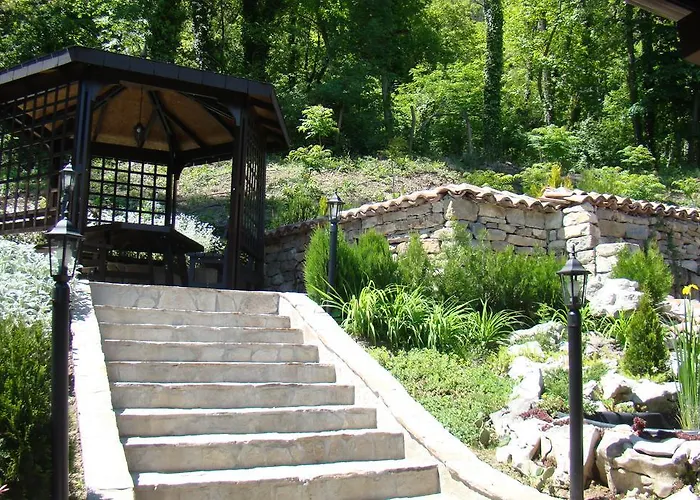 Park Asenevtsi מלון וליקו טורנובו